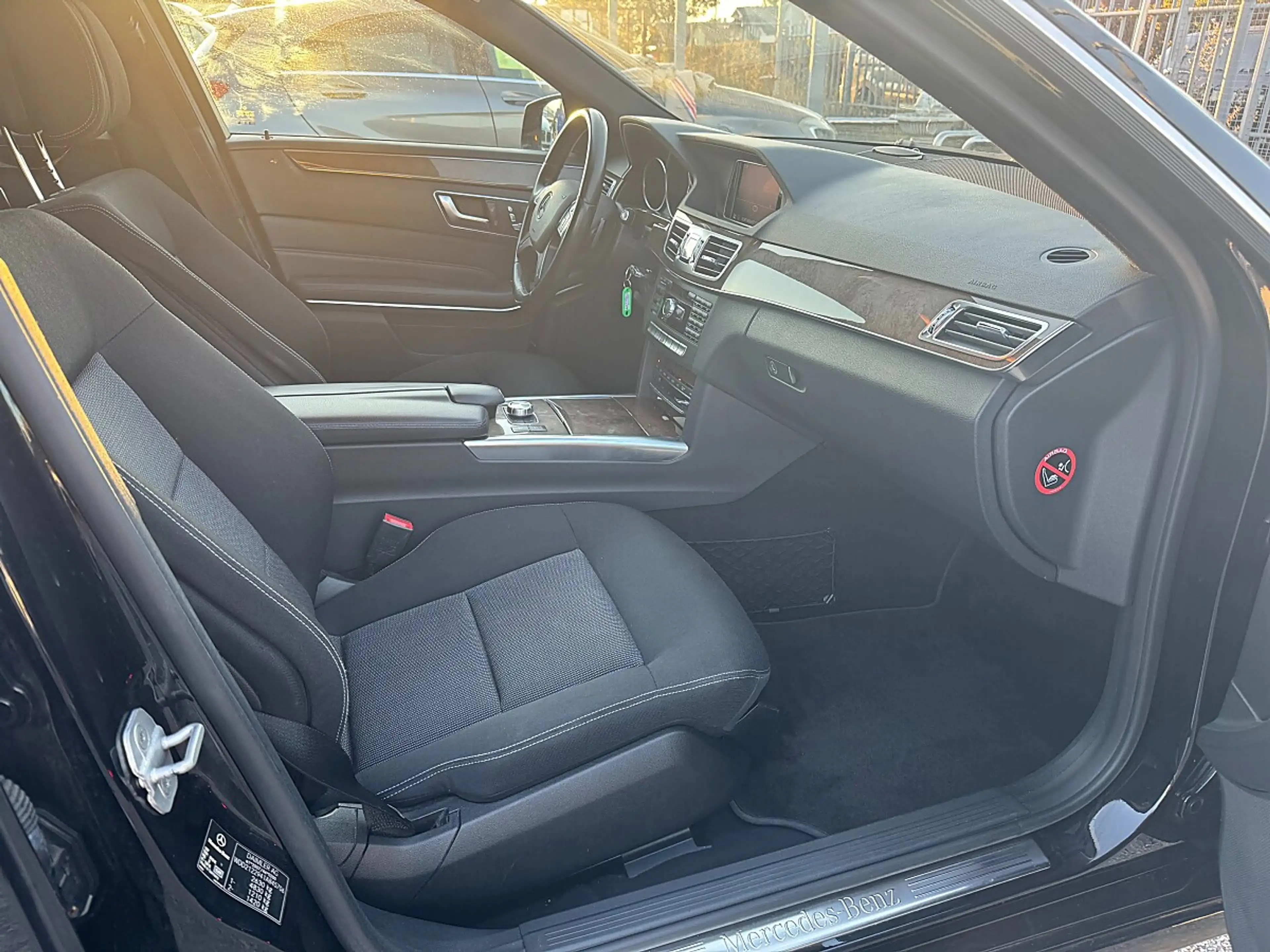 Mercedes-Benz E 350 T BlueTEC 4MATIC Elegance A-Edition Aut. **Eint... — photo 11