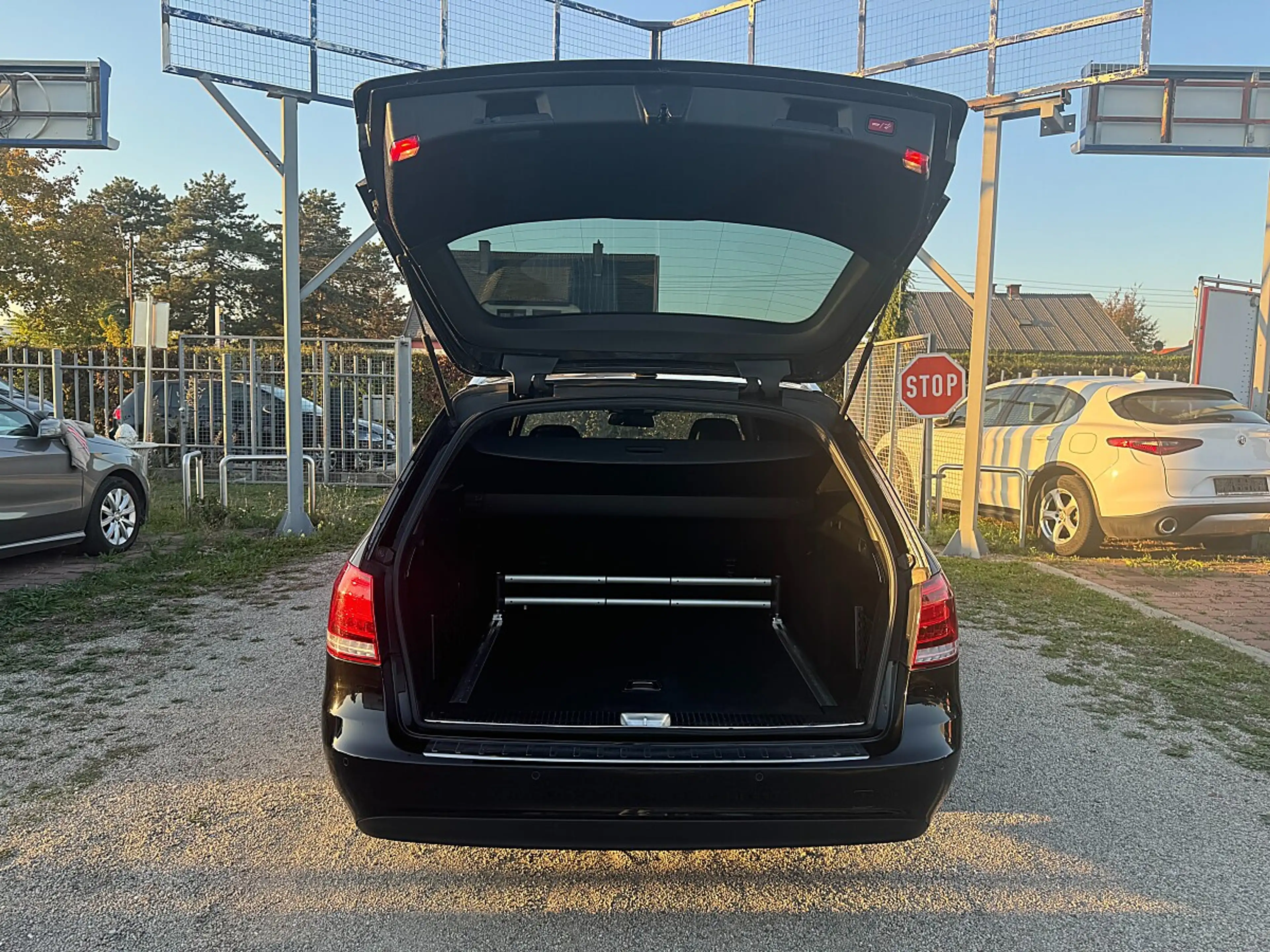 Mercedes-Benz E 350 T BlueTEC 4MATIC Elegance A-Edition Aut. **Eint... — photo 4