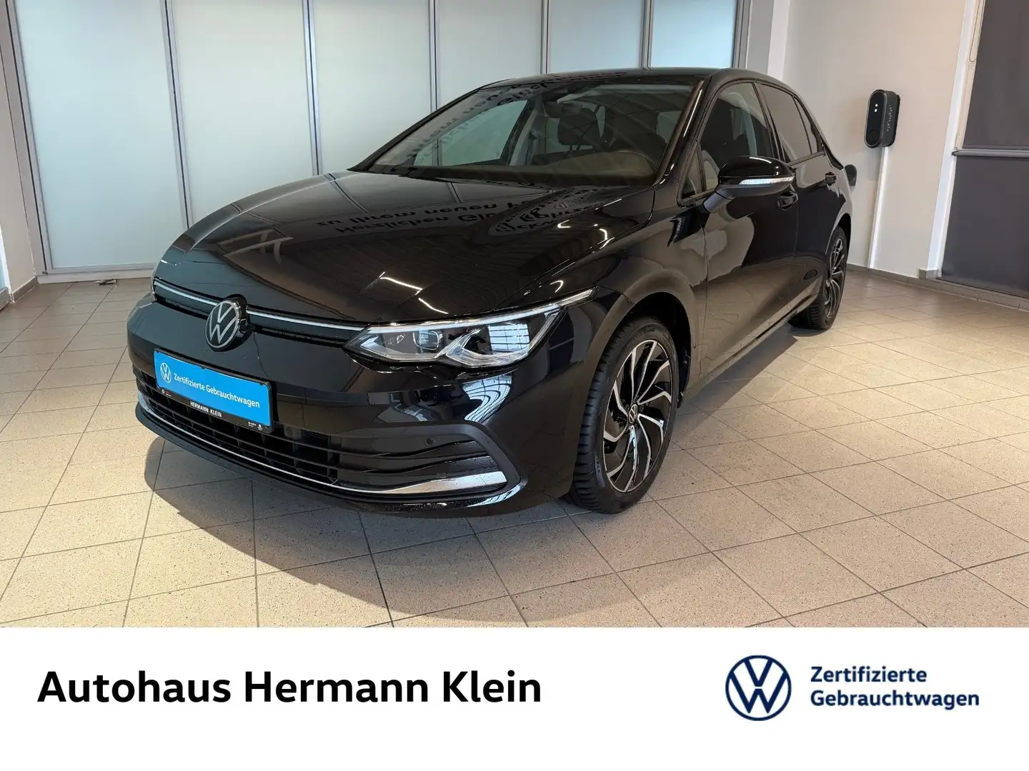 Volkswagen Golf VIII 1.5 TSI Active Standheizung, R.-Kamera, LED+ Zwart - 1