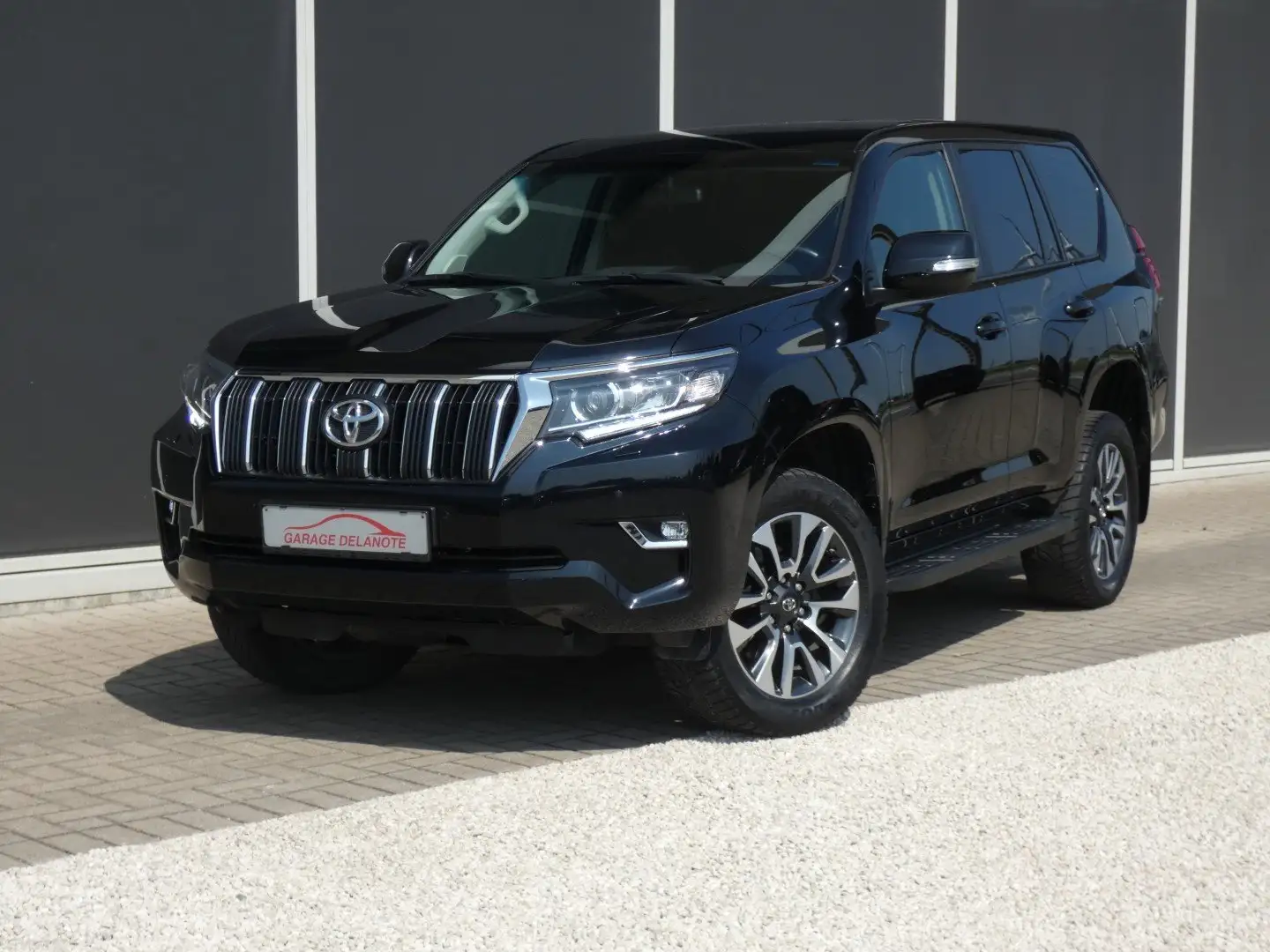 Toyota Land Cruiser 2.8 D4D AUTOMAAT *49579+BTW* LEDER +Lichte vracht Zwart - 1