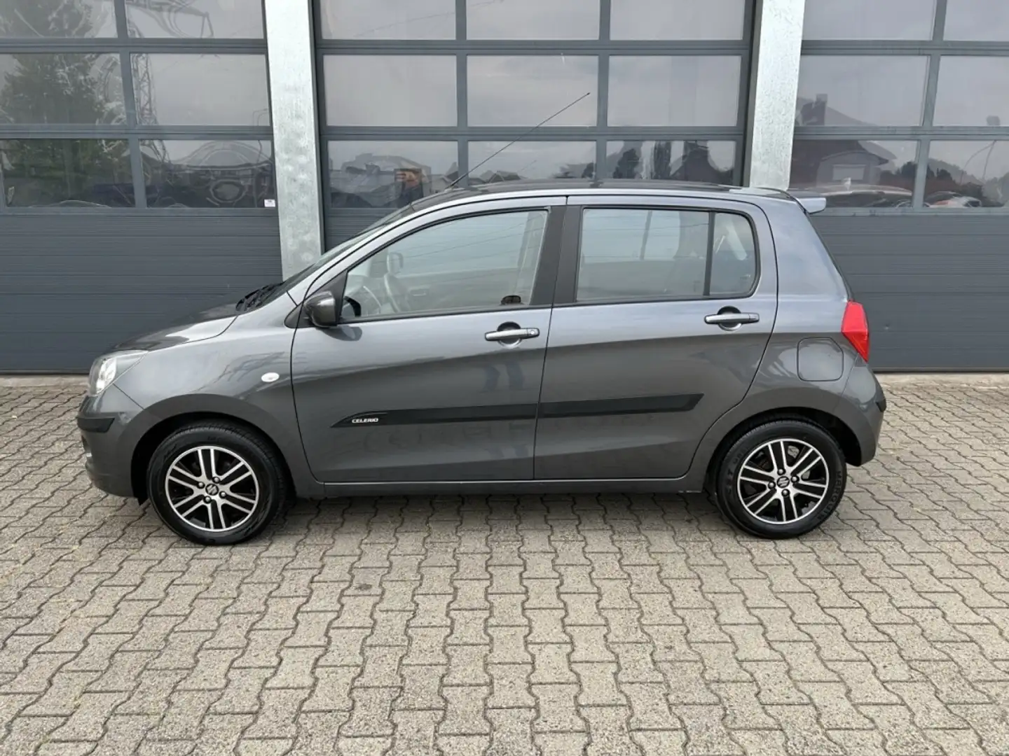 Suzuki Celerio 1.0 68pk Automaat Comfort Grau - 2