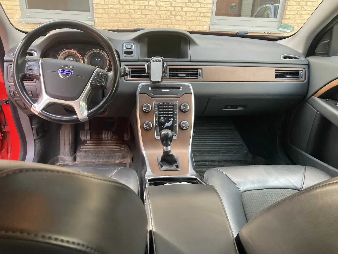 Volvo V70 2.5T Momentum - 2