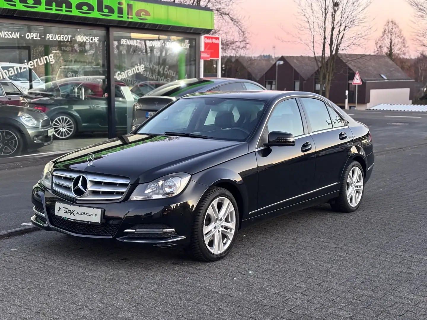 Mercedes-Benz C 180 CGI BlueEfficiency Avantgarde Automatik Noir - 1
