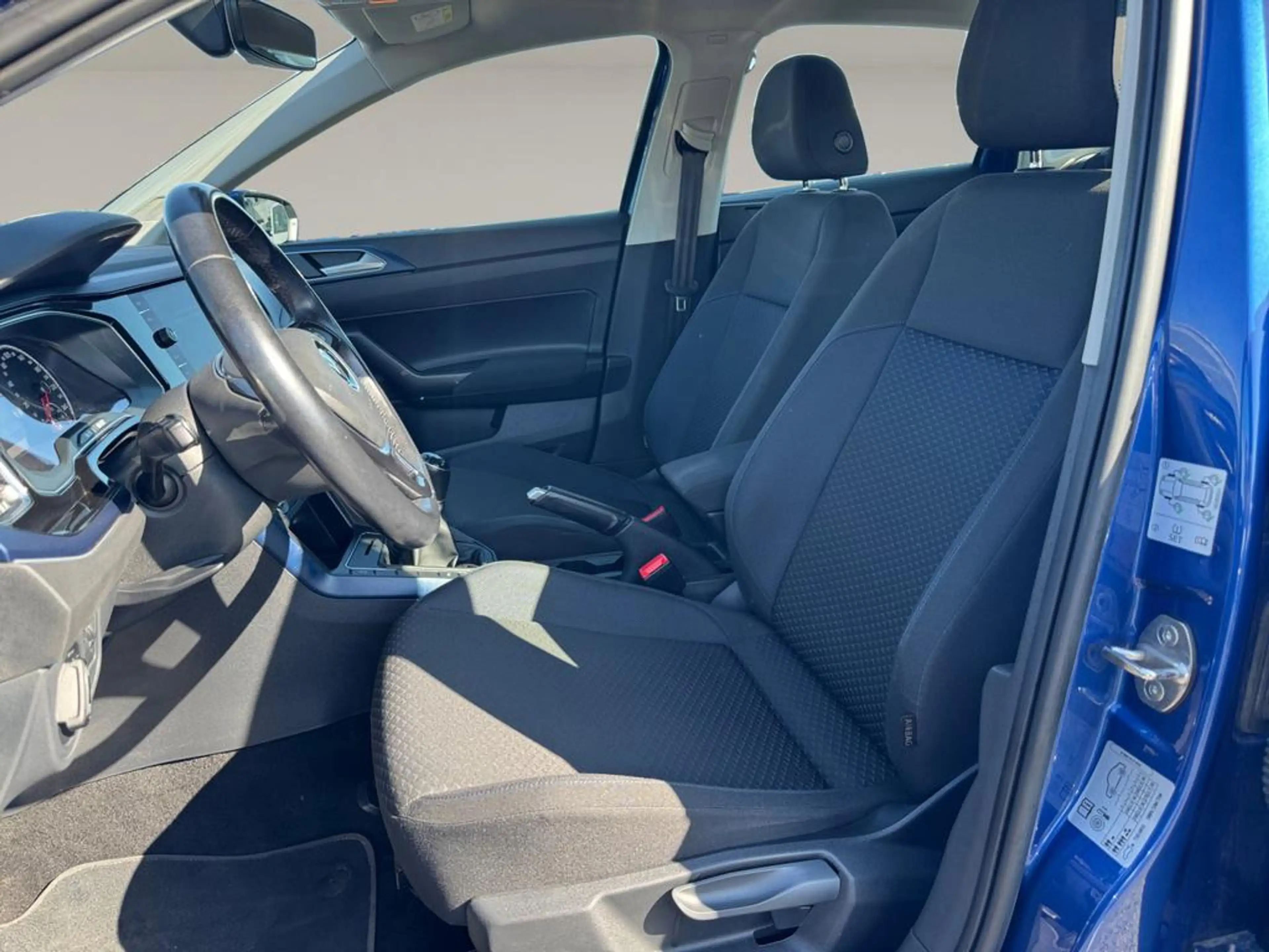 Volkswagen Polo Polo 1.0i United (EU6AP) — photo 5