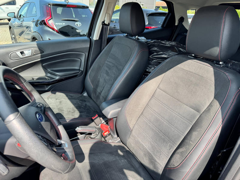 Ford EcoSport ST-Line — photo 12