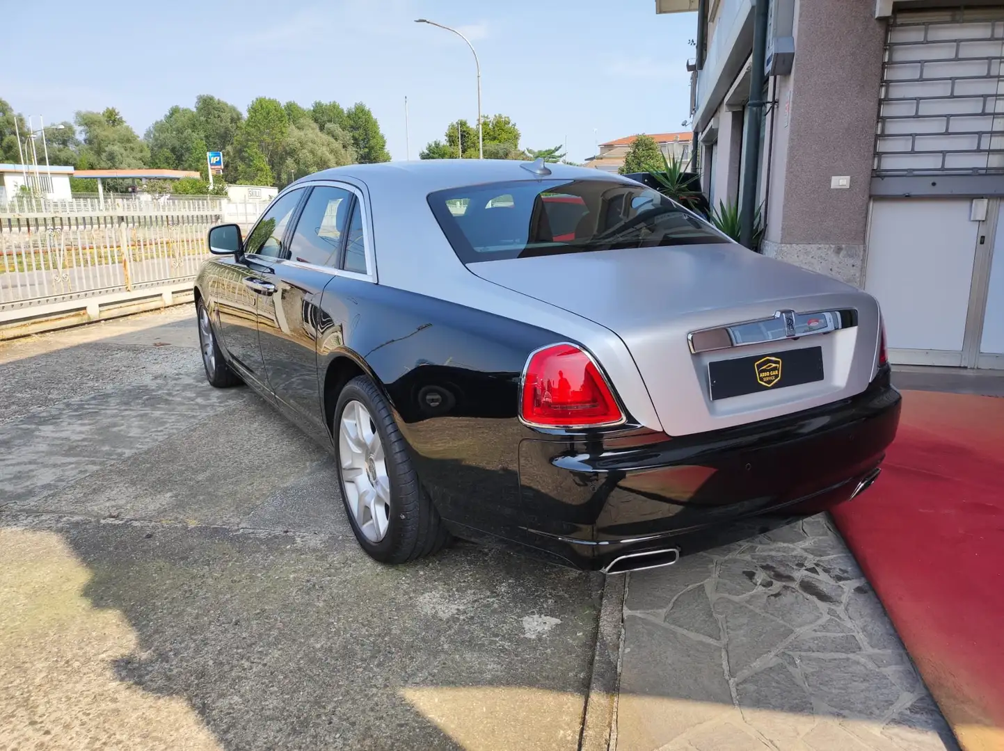 Rolls-Royce Ghost Чорний - 2