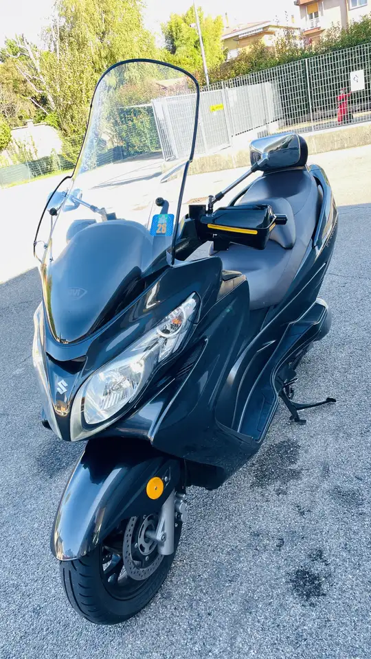 Suzuki Burgman 400