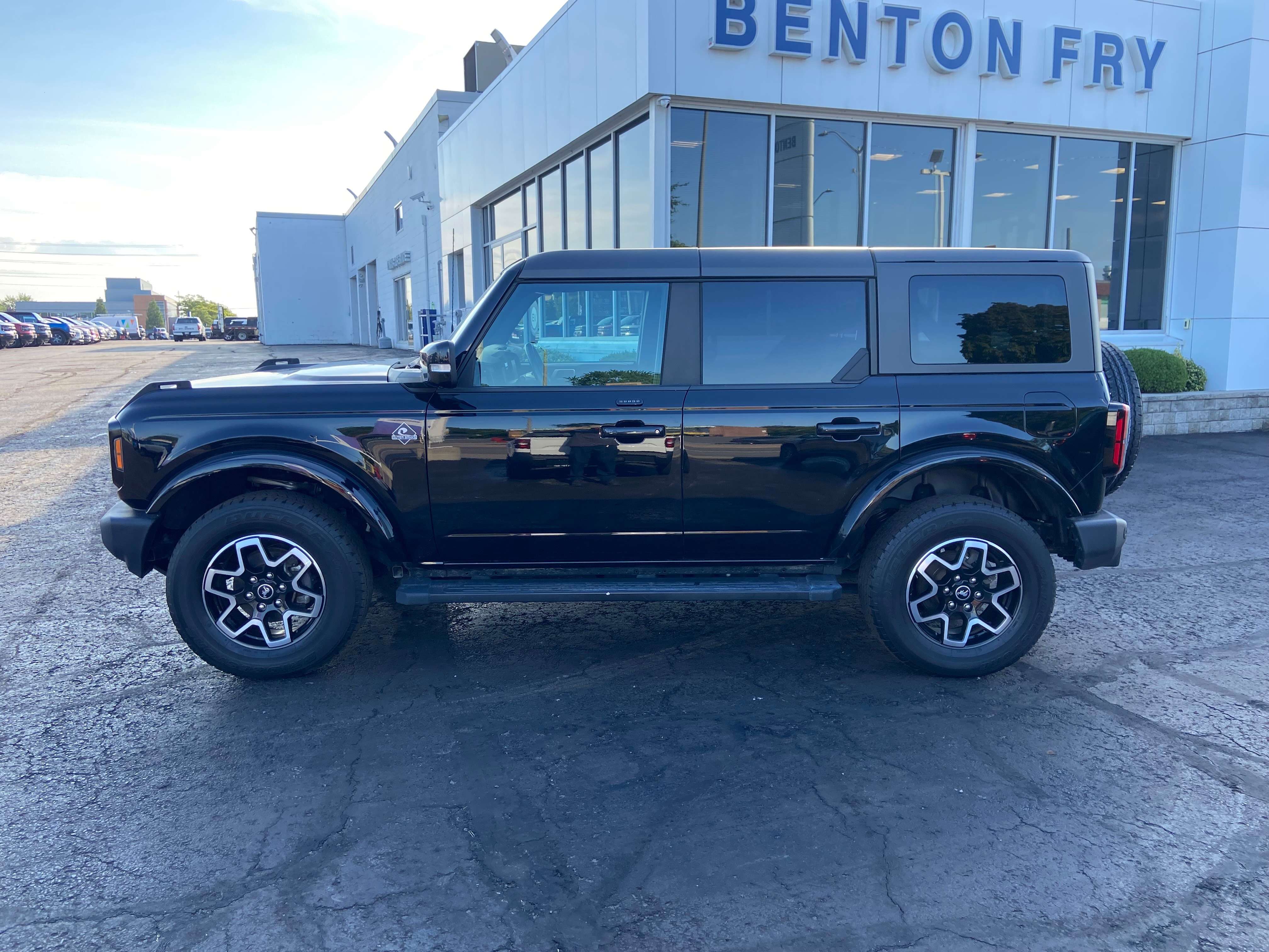 2023 Ford Bronco 4dr High Package Leather Hard Top T-Tow — снимка 1