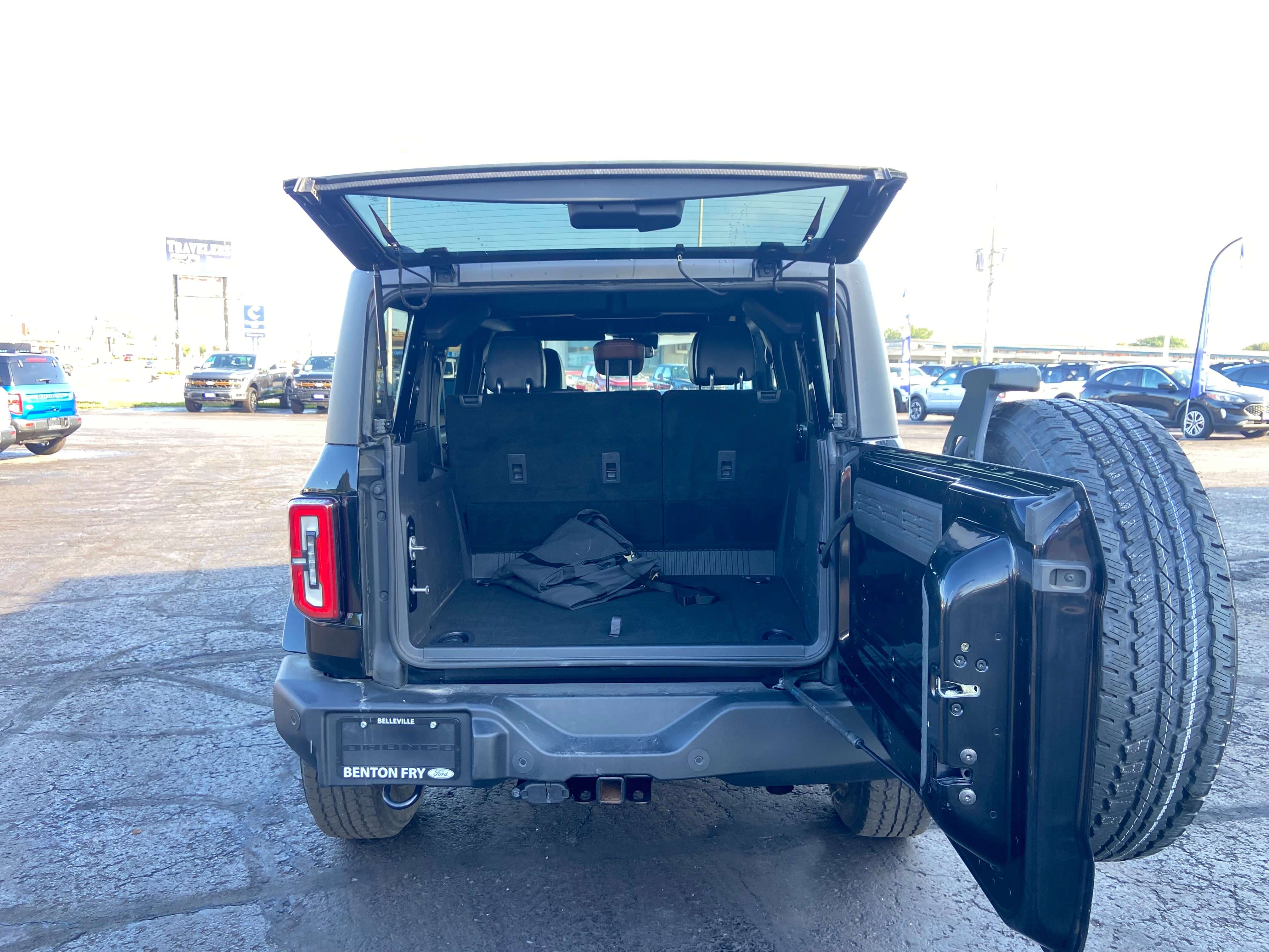 2023 Ford Bronco 4dr High Package Leather Hard Top T-Tow — снимка 1