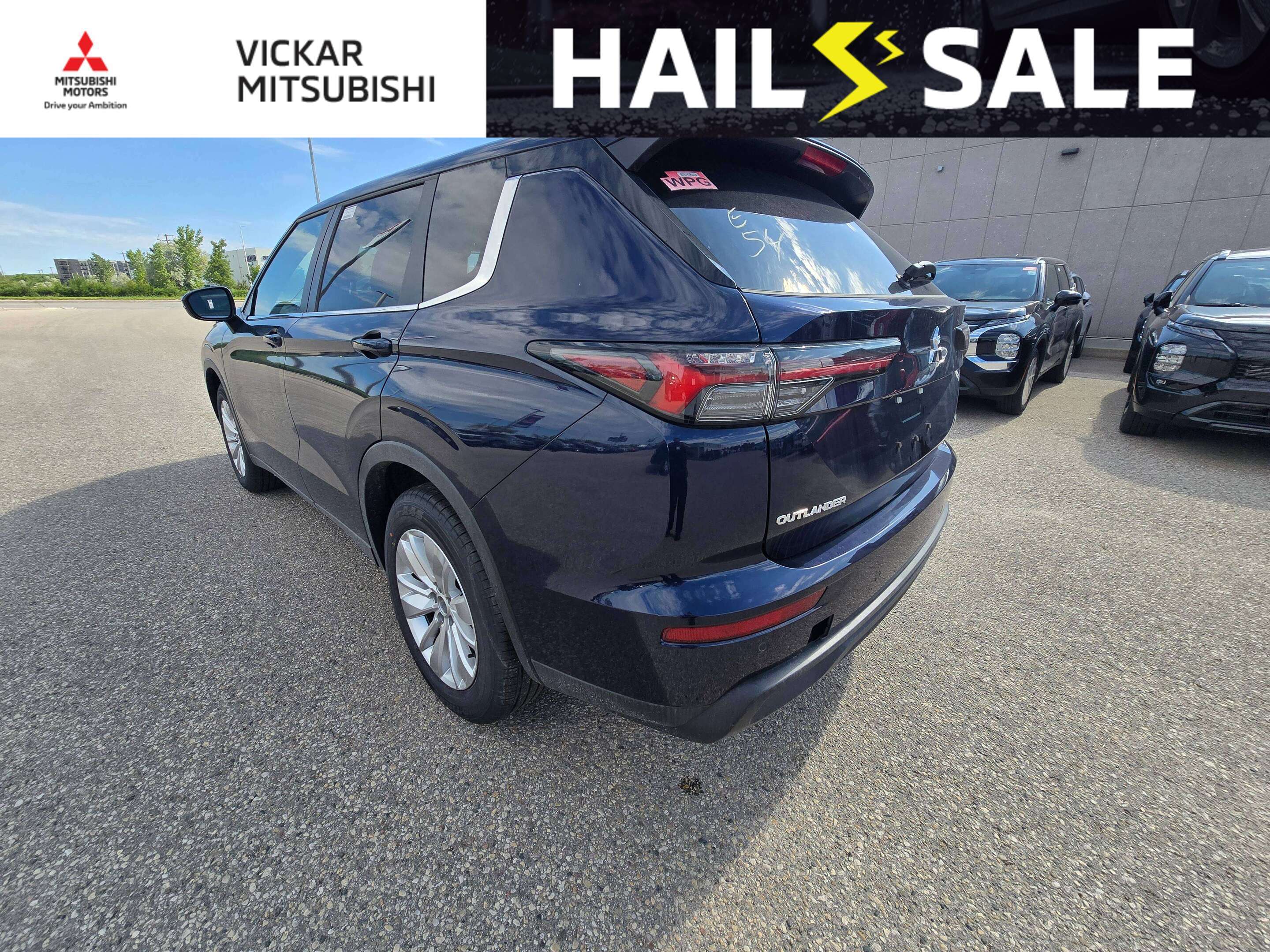 Blue 2026 Mitsubishi Outlander SUV / Crossover Front-Wheel Drive Continuously Variable Transmission