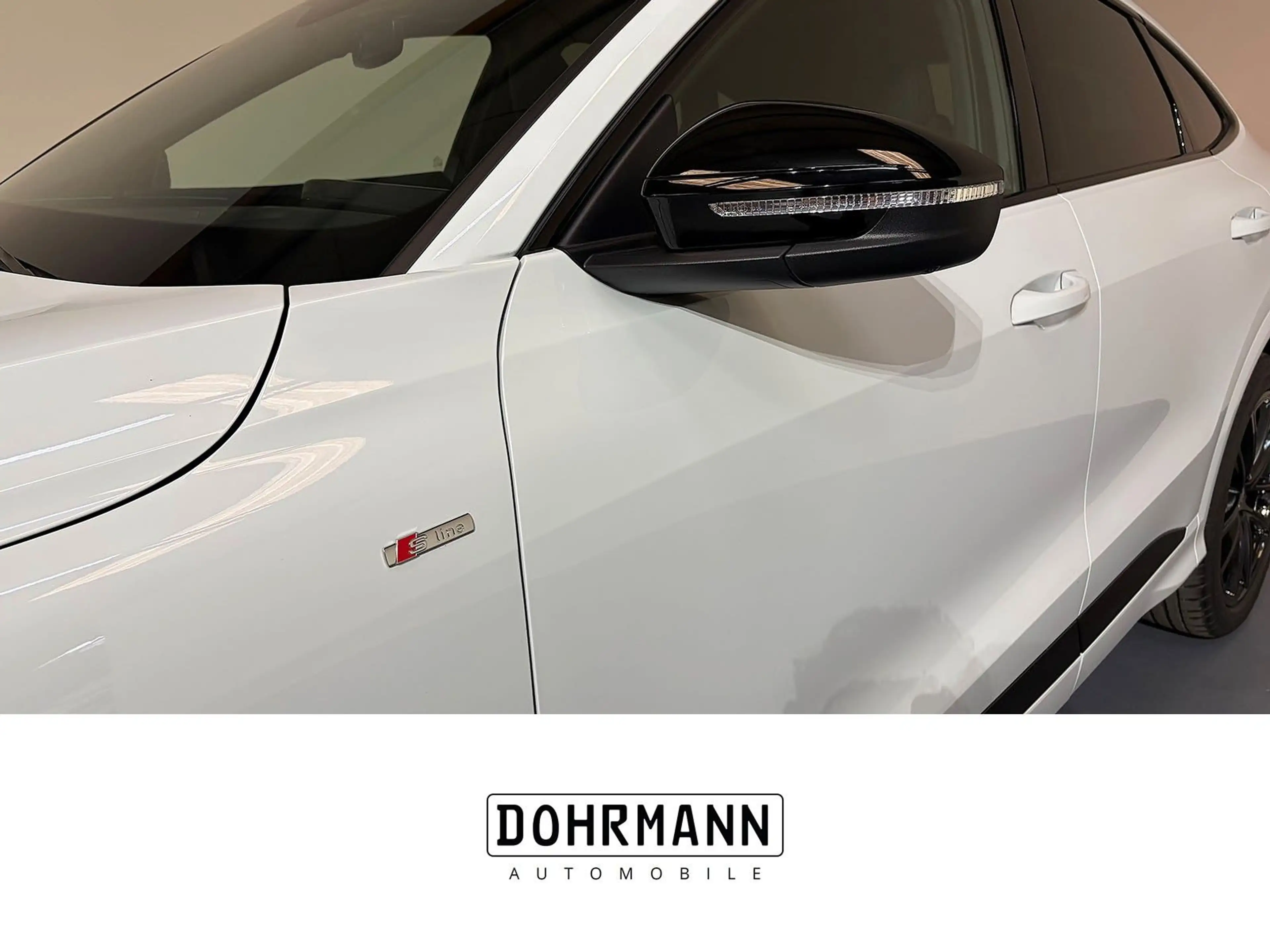 Audi Q5 Sportback TECH Plus*Black/White*Matrix*Full! — photo 9