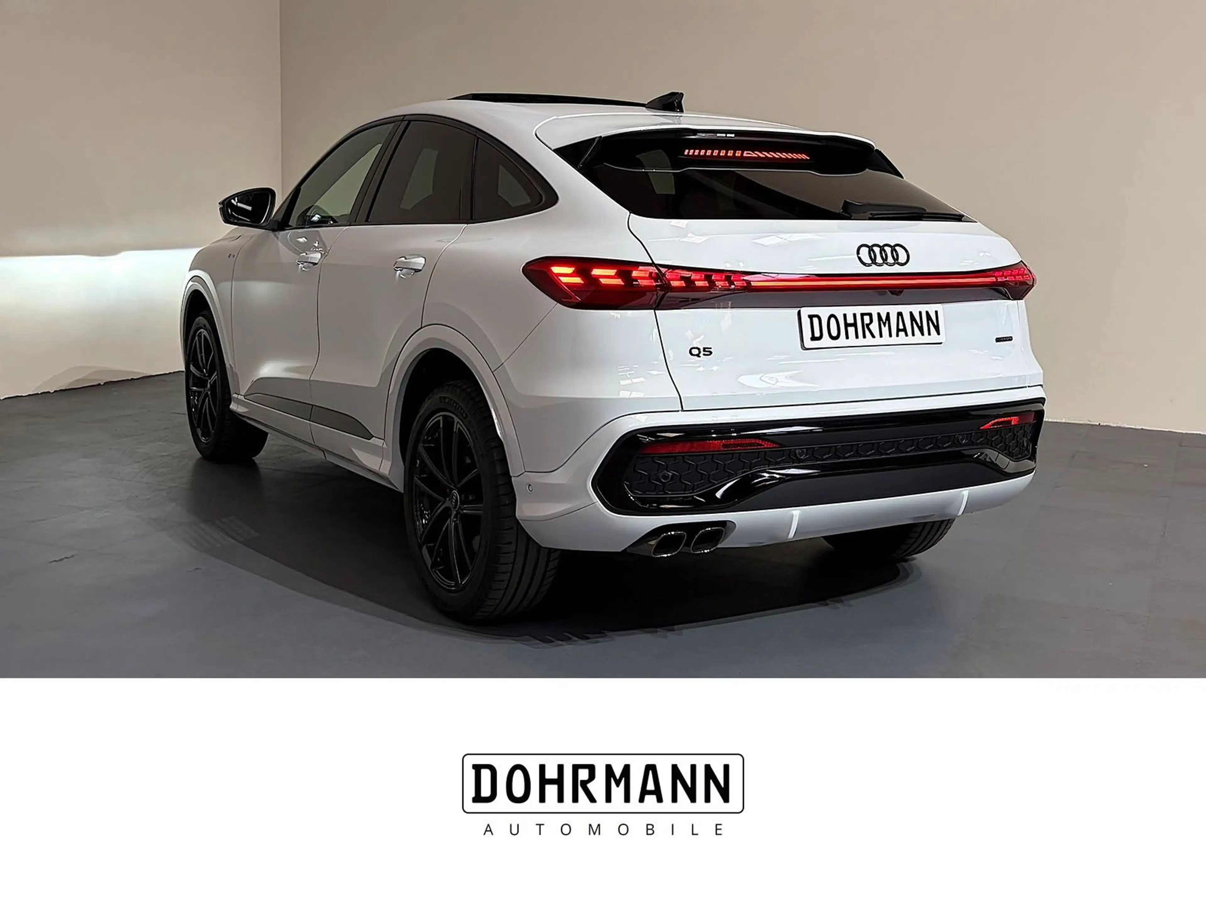 Audi Q5 Sportback TECH Plus*Black/White*Matrix*Full! — photo 11