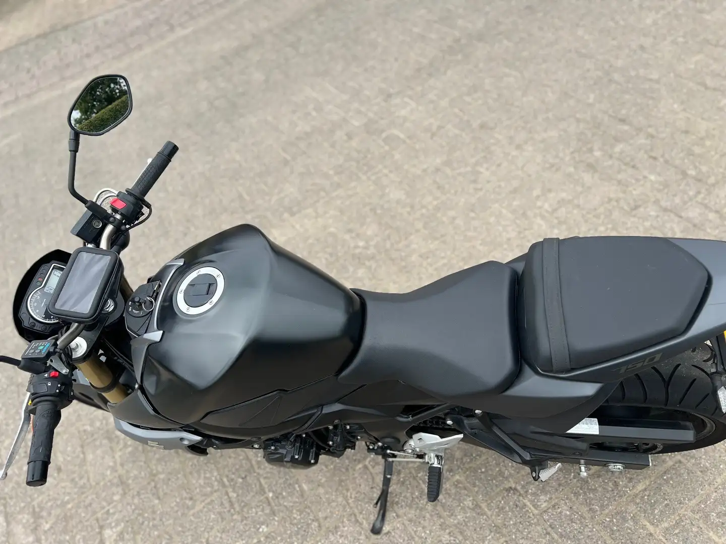 Suzuki GSR 750 Zwart - 2