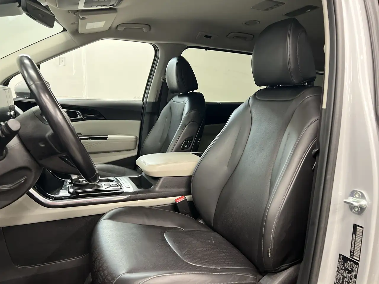 Kia Carnival снимка Kia Carnival