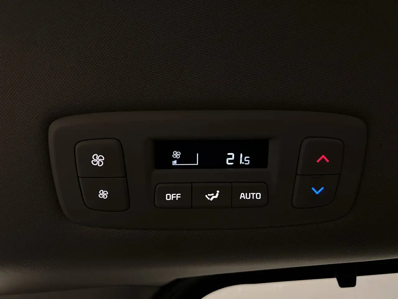 Kia Carnival снимка Kia Carnival