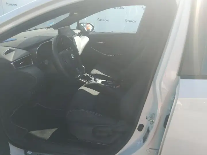 Toyota Auris 2023, foto 6
