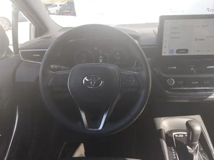Toyota Auris 2023, foto 5