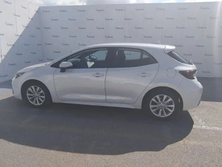 Toyota Auris 2023, foto 3