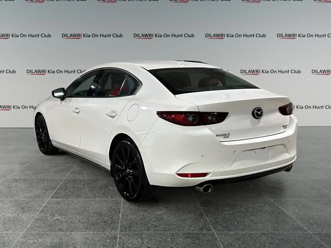 Mazda 3 снимка Mazda 3