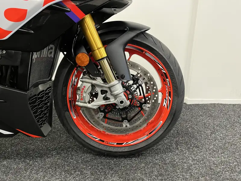 Aprilia Tuono - foto 5