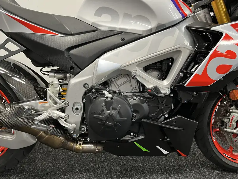 Aprilia Tuono - foto 6