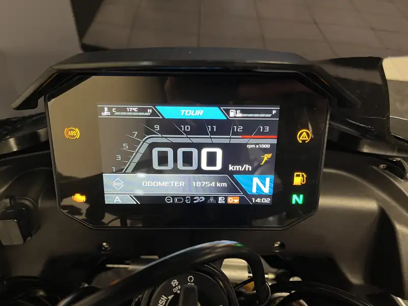 Aprilia Tuono - foto 2