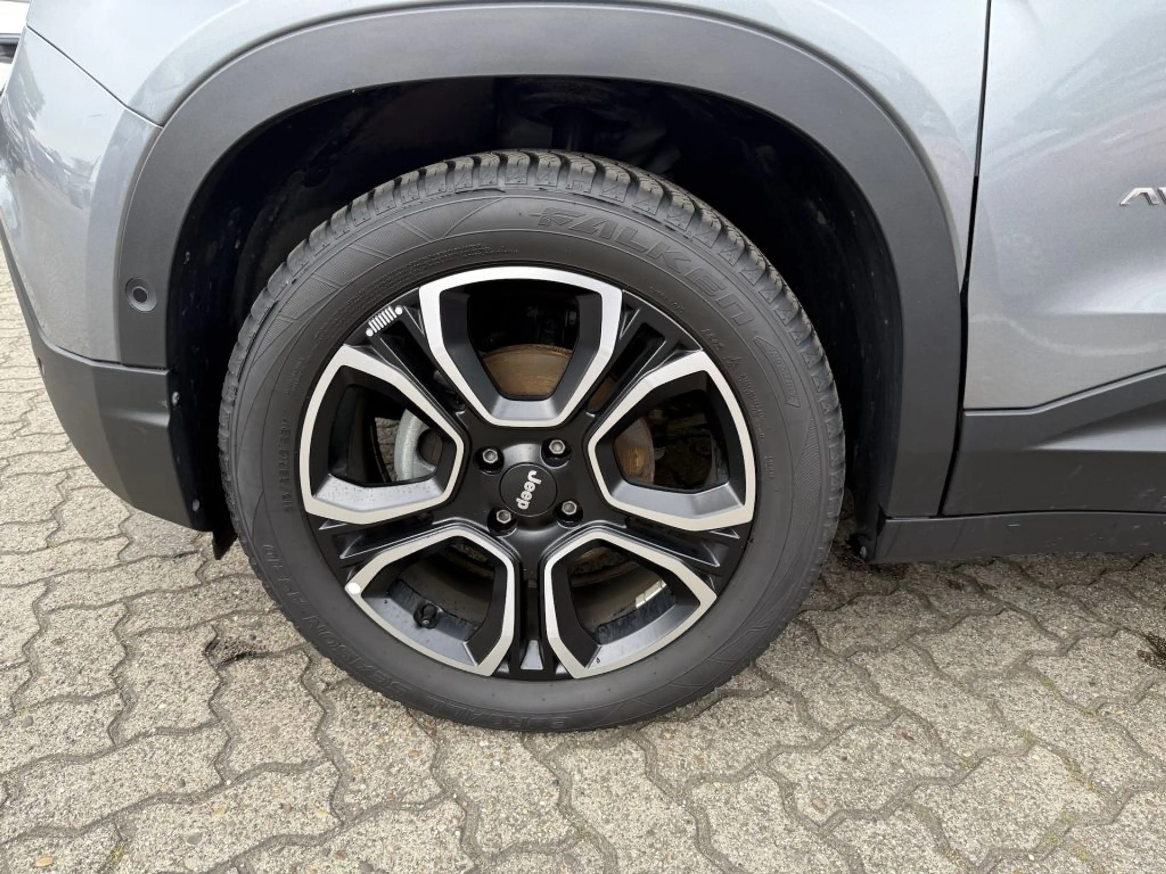 Jeep Avenger 1.2 GSE T3 Turbo-Benzin GDI Summit — photo 9