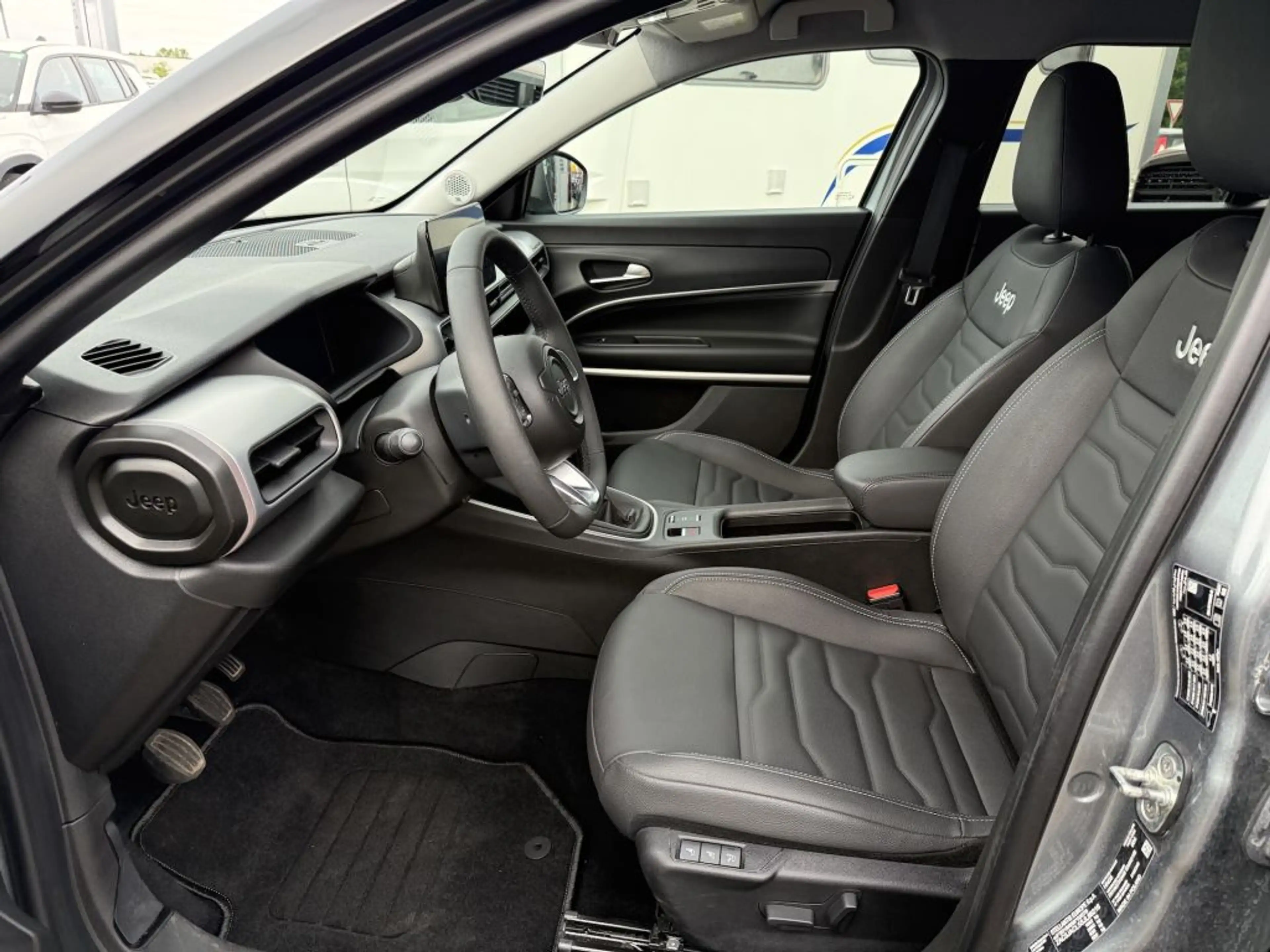 Jeep Avenger 1.2 GSE T3 Turbo-Benzin GDI Summit — photo 10