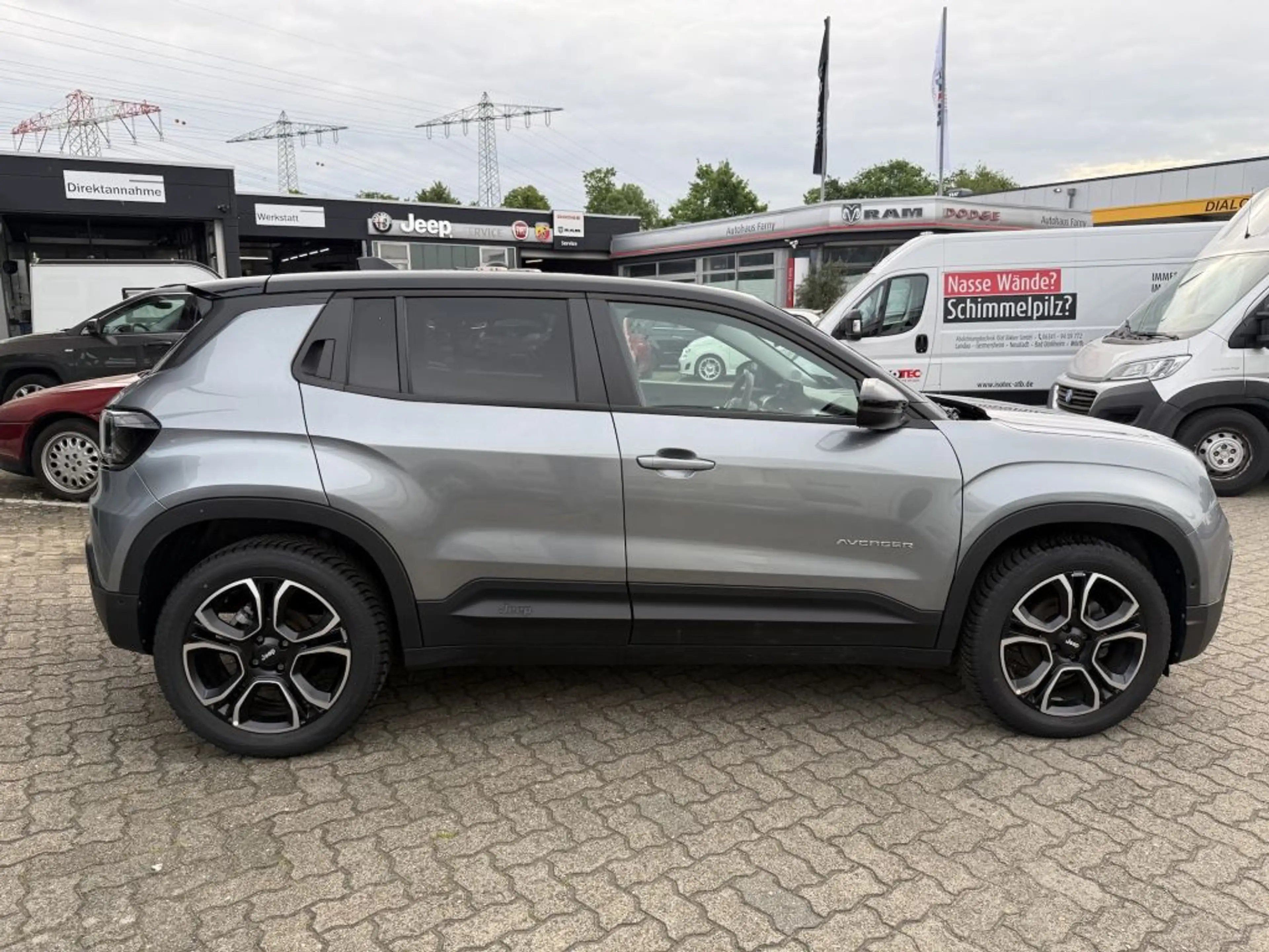 Jeep Avenger 1.2 GSE T3 Turbo-Benzin GDI Summit — photo 4
