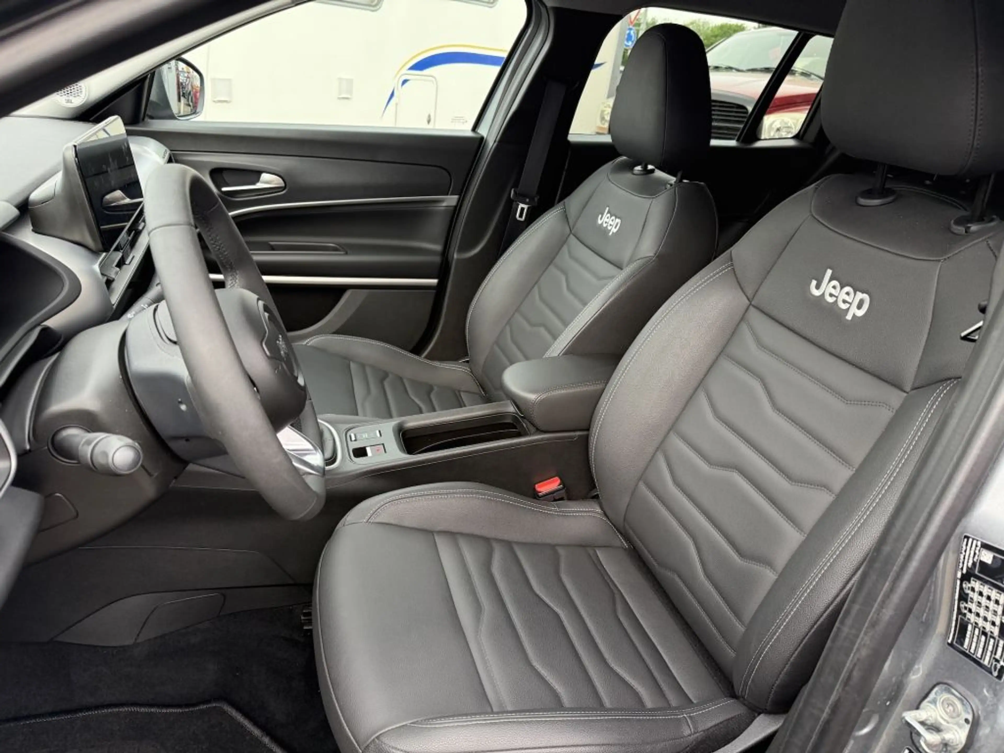 Jeep Avenger 1.2 GSE T3 Turbo-Benzin GDI Summit — photo 12