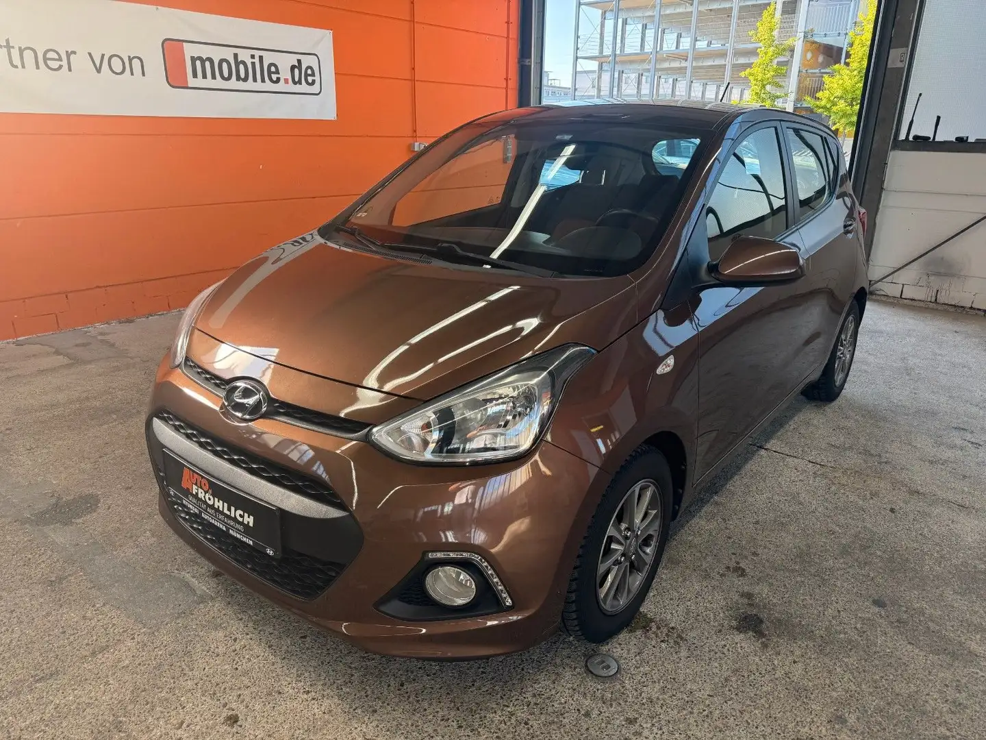 Hyundai i10 FIFA World Cup Edition Klima Sitzheizung Bruin - 1