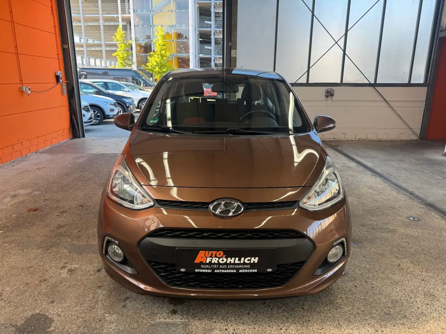 Hyundai i10 FIFA World Cup Edition Klima Sitzheizung Bruin - 2