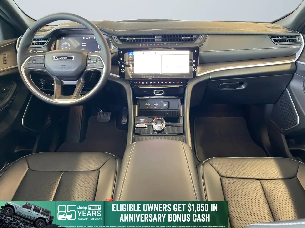 Jeep Grand Cherokee снимка Jeep Grand Cherokee