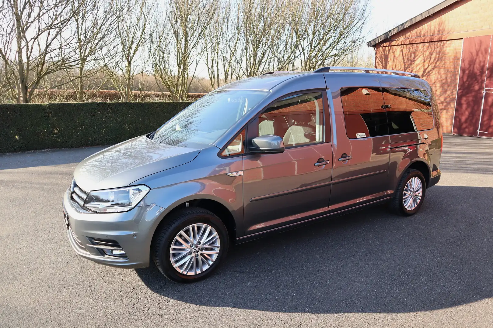 Volkswagen Caddy Maxi Comfortl. 2,0 TDI*rollstuhlgerecht*Wenderampe Grau - 2
