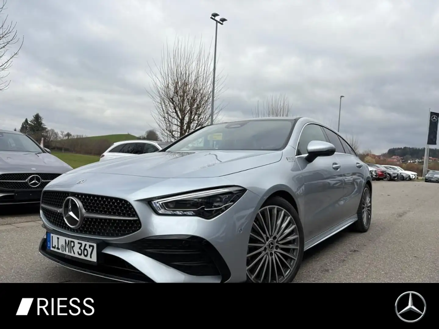 Mercedes-Benz CLA 200 SB AMG+PANO+AHK+DISTR+360°+MULTIB+KEYL+ Silber - 1