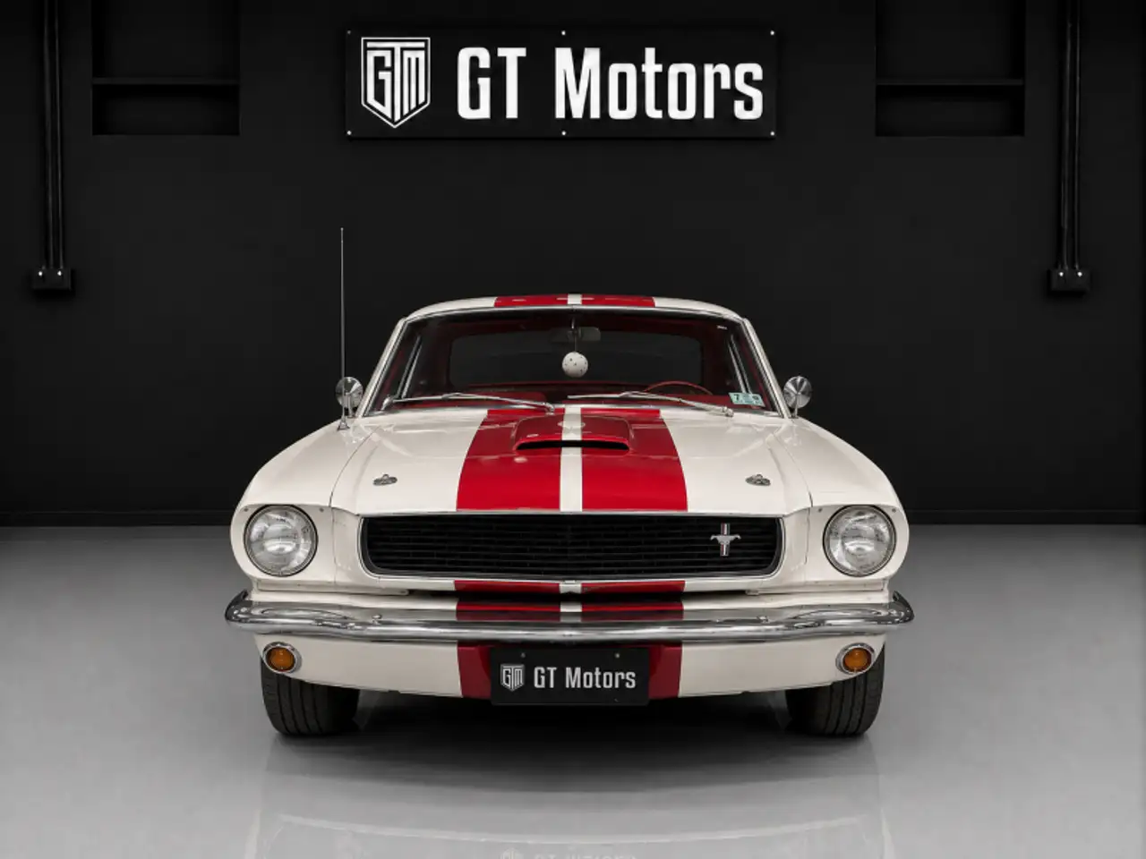 Ford Mustang COUPE, foto 2