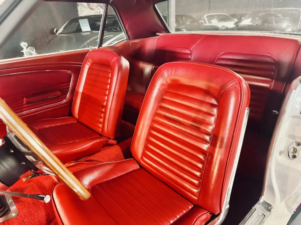 Ford Mustang COUPE, foto 6