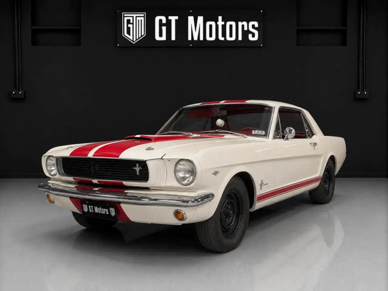 Ford Mustang COUPE, foto 1