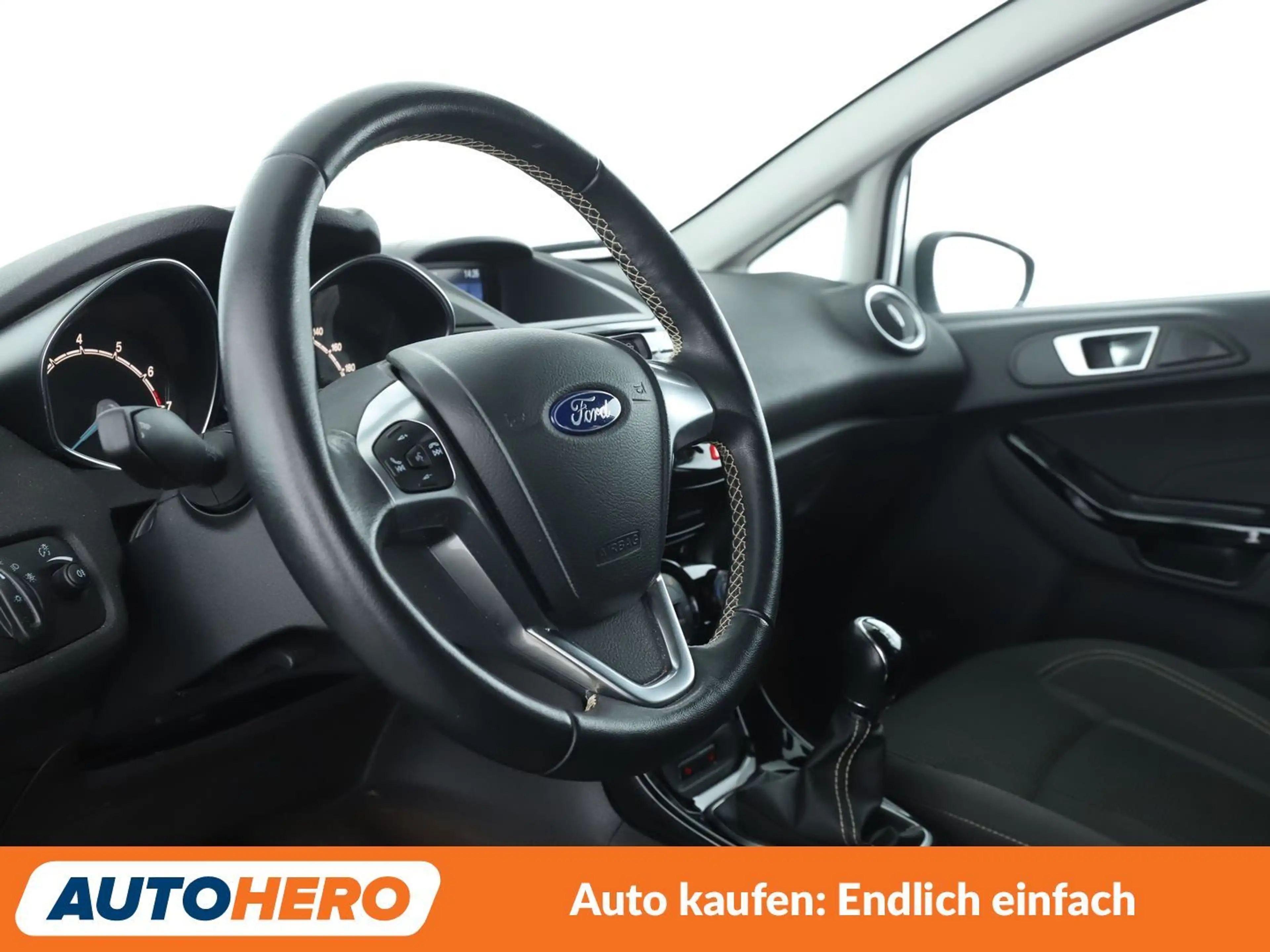 Ford Fiesta 1.0 EcoBoost Titanium — photo 11