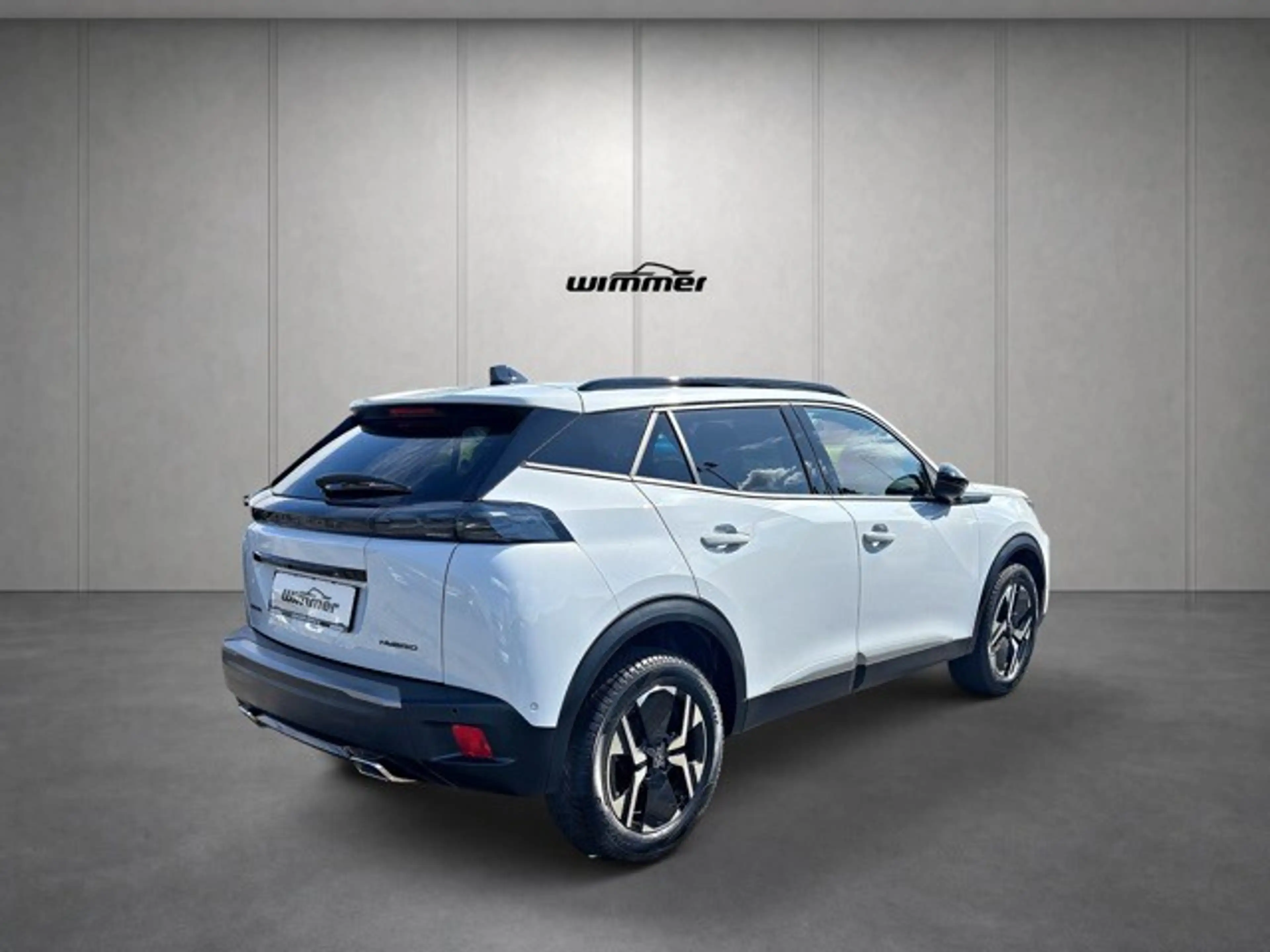 Peugeot 2008 Hybrid 145 e-DCS6 Allure — photo 3