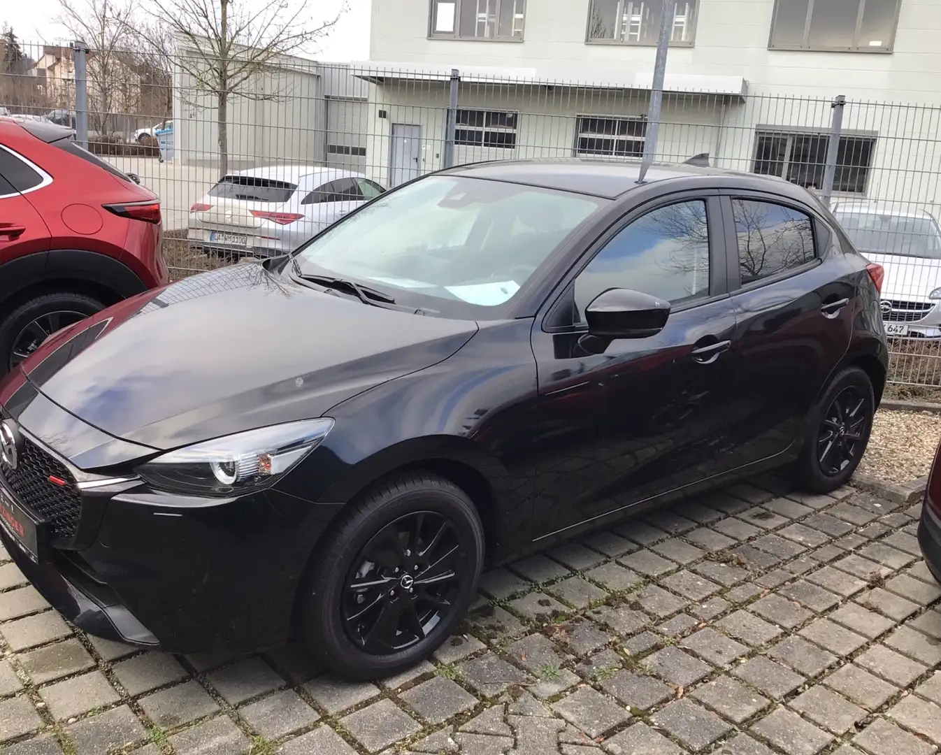 Mazda 2 1.5L e-SKYACTIV G 90ps Schwarz - 2