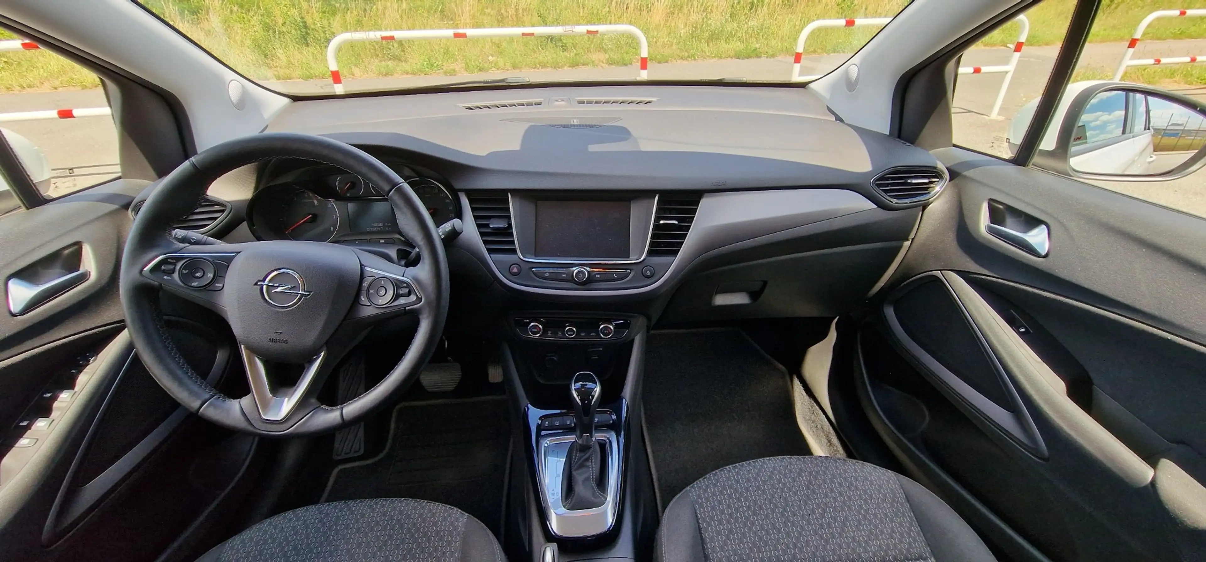 Opel Crossland X Edition — photo 11