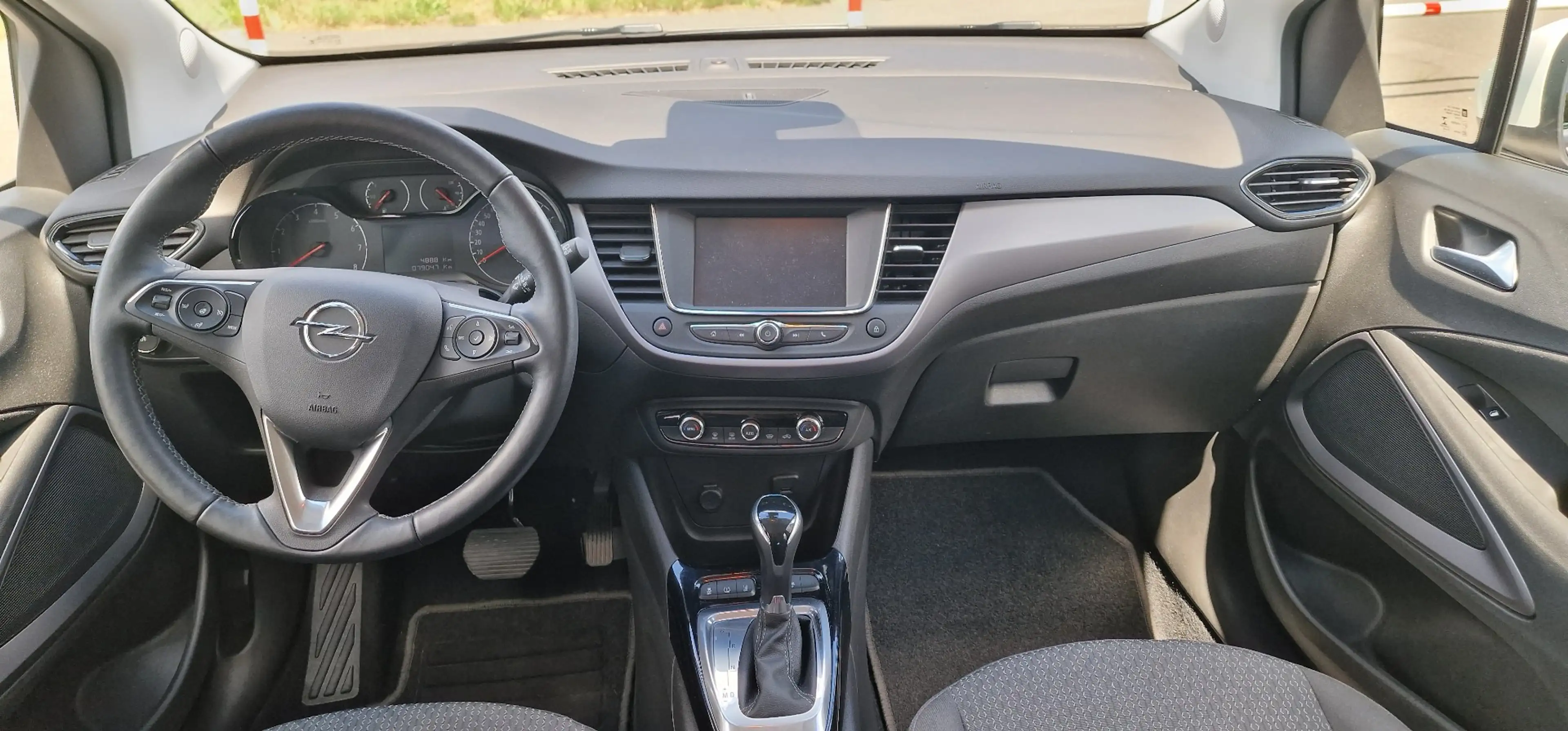 Opel Crossland X Edition — photo 14