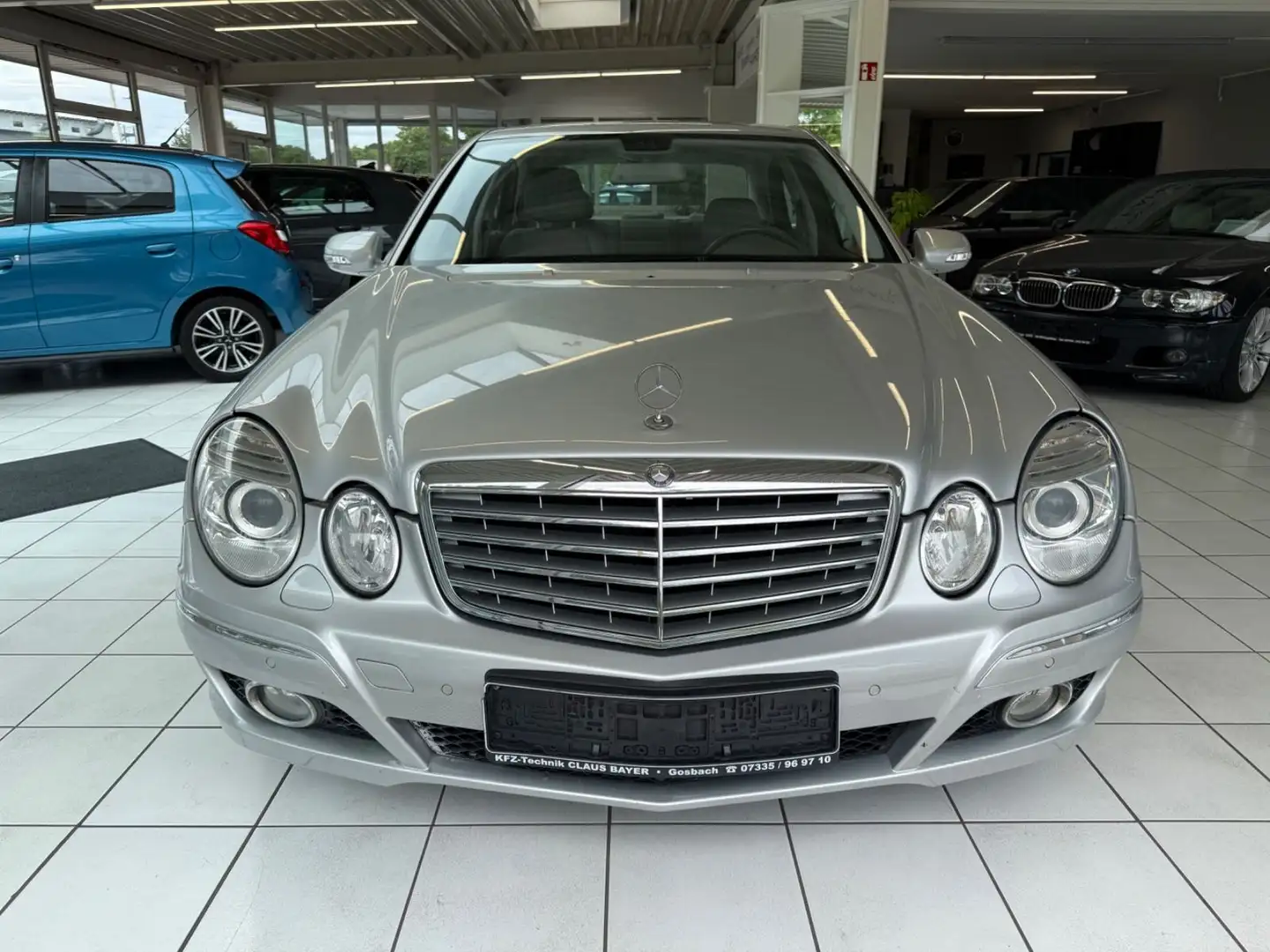 Mercedes-Benz E 280 Lim. E 280,Automatik,Leder,Xenon,Navi,TÜV-NEU, Srebrny - 2