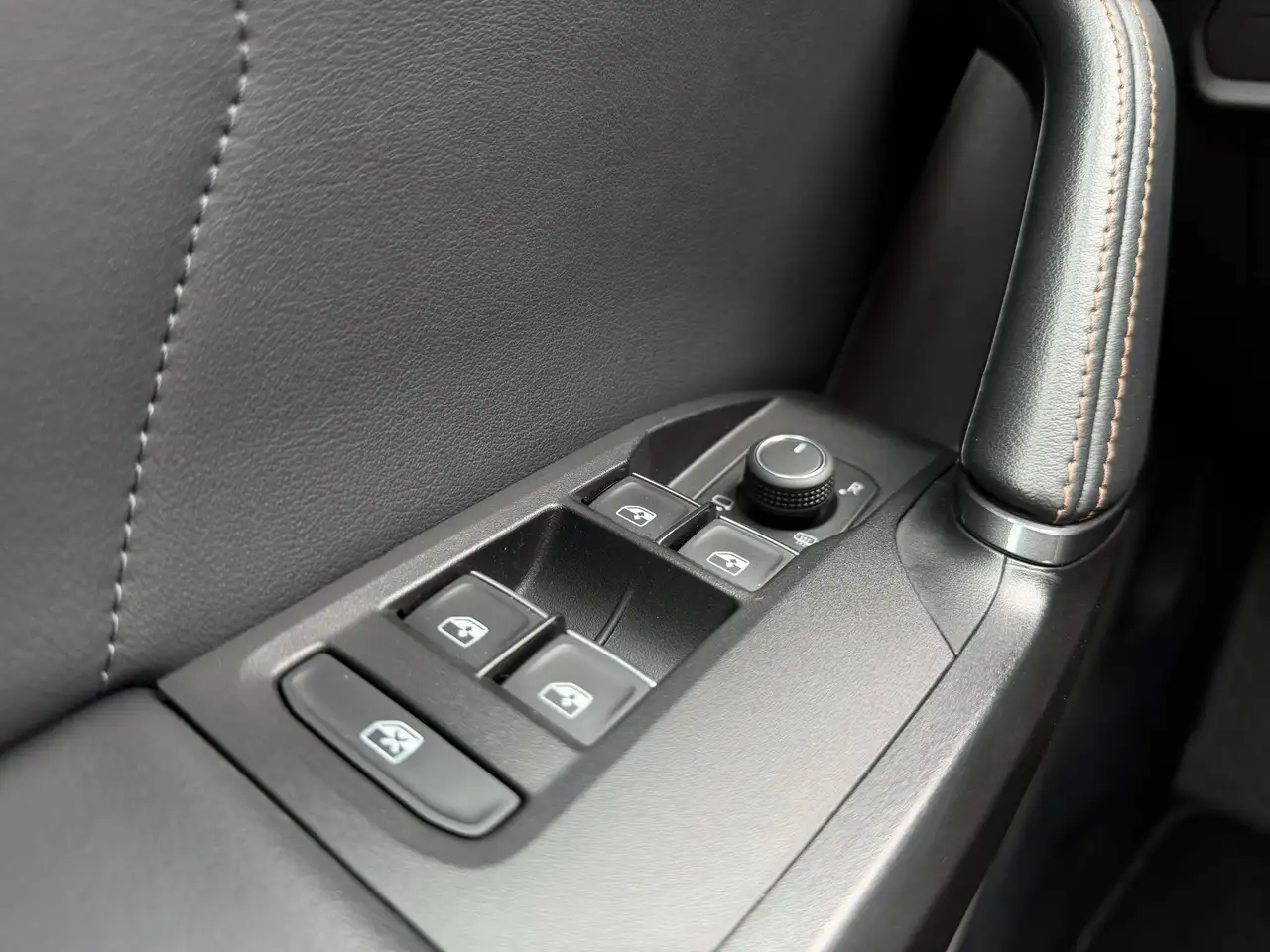 Cupra Leon WEGDRAAIBARE TREKHAAK / KEYLESS ENTRY / CARPLAY / CAMERA / SENSOREN / SFEERVERLICHTING, миниатюра 30