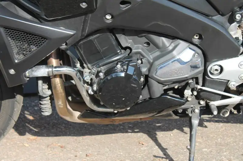 Suzuki GSX 1300 - foto 7