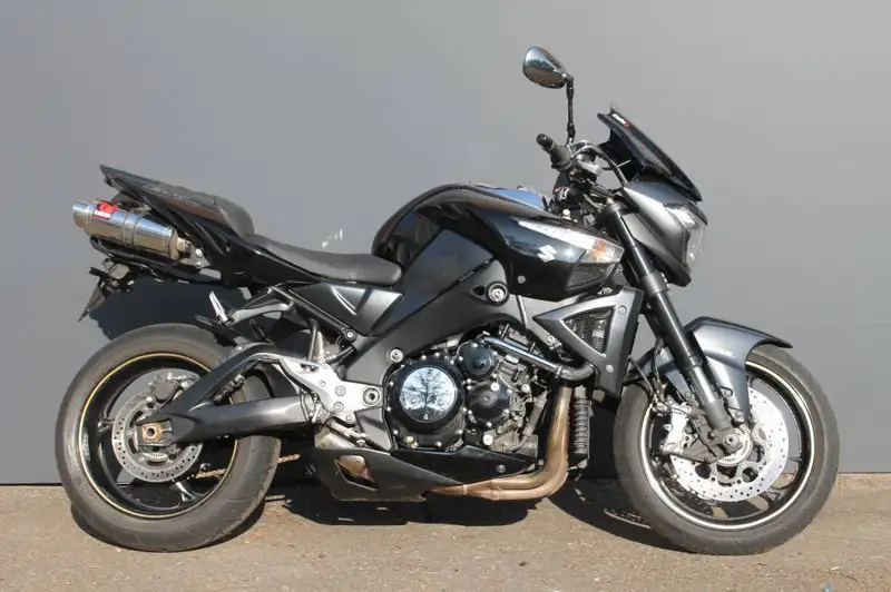 Suzuki GSX 1300 - foto 2