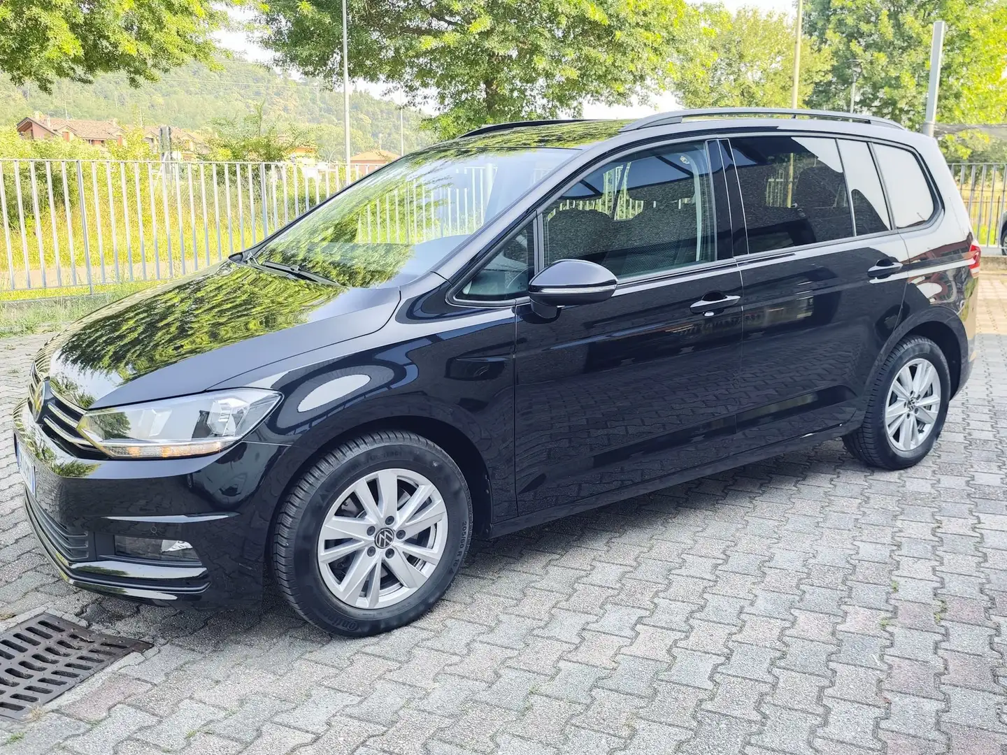Volkswagen Touran 2.0 TDI 150 CV SCR DSG Business BlueMotion Techno - 2