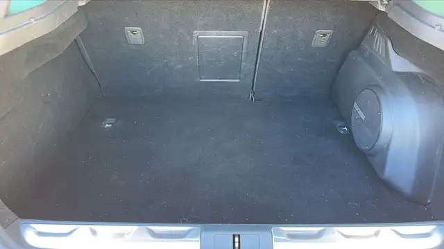 DS Automobiles DS 5 view 14