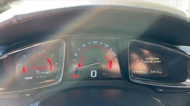 DS Automobiles DS 5 view 12
